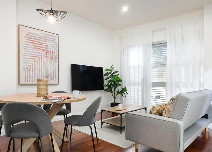 Urban Oasis Apartment With Pool & Parking